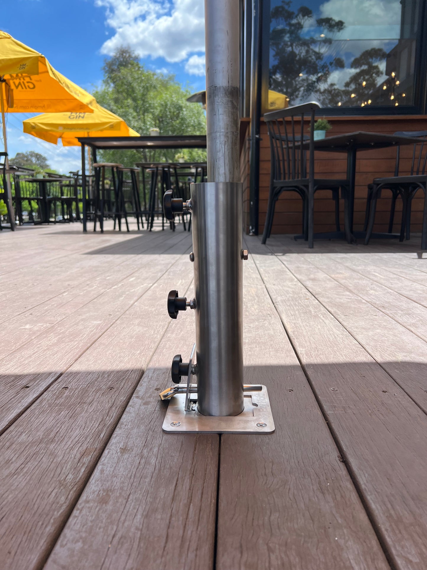 Ezy Hold Lockable Top Mount