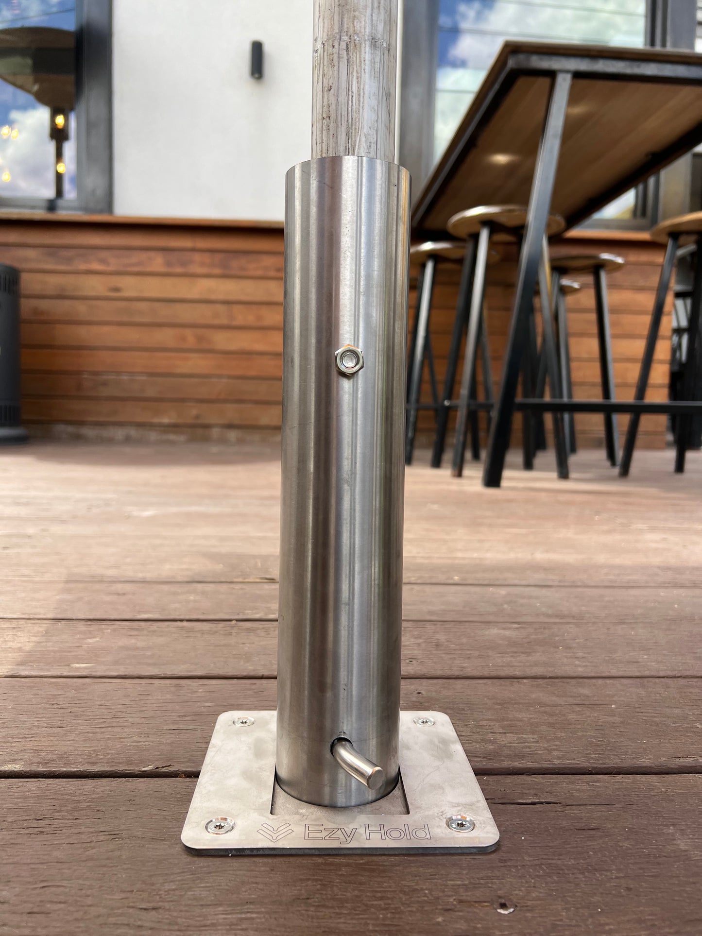 Ezy Hold Lockable Top Mount