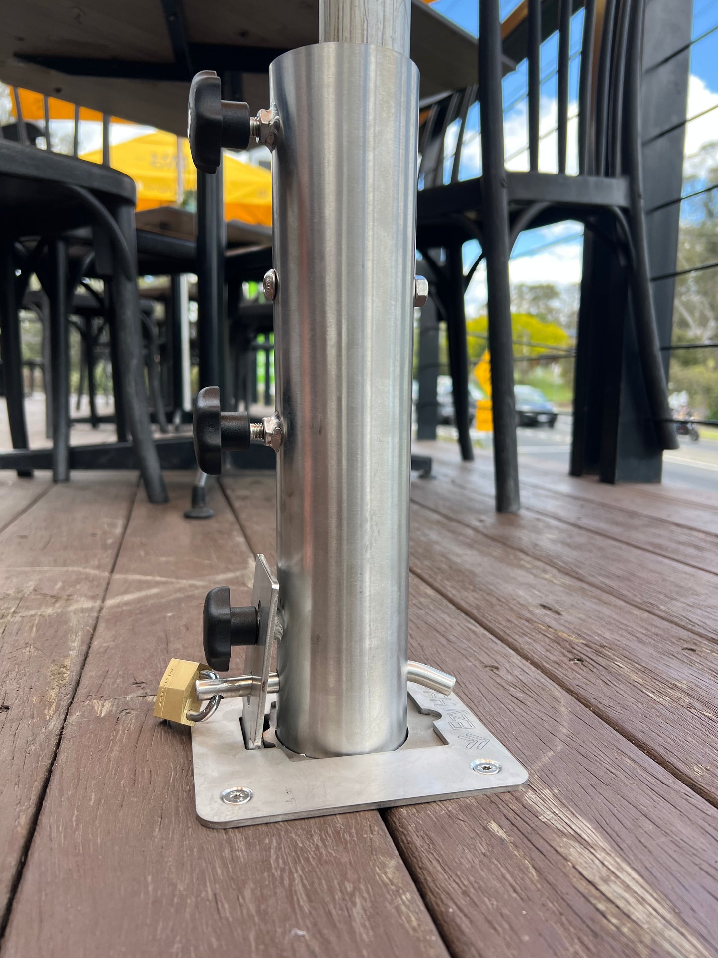 Ezy Hold Lockable Top Mount