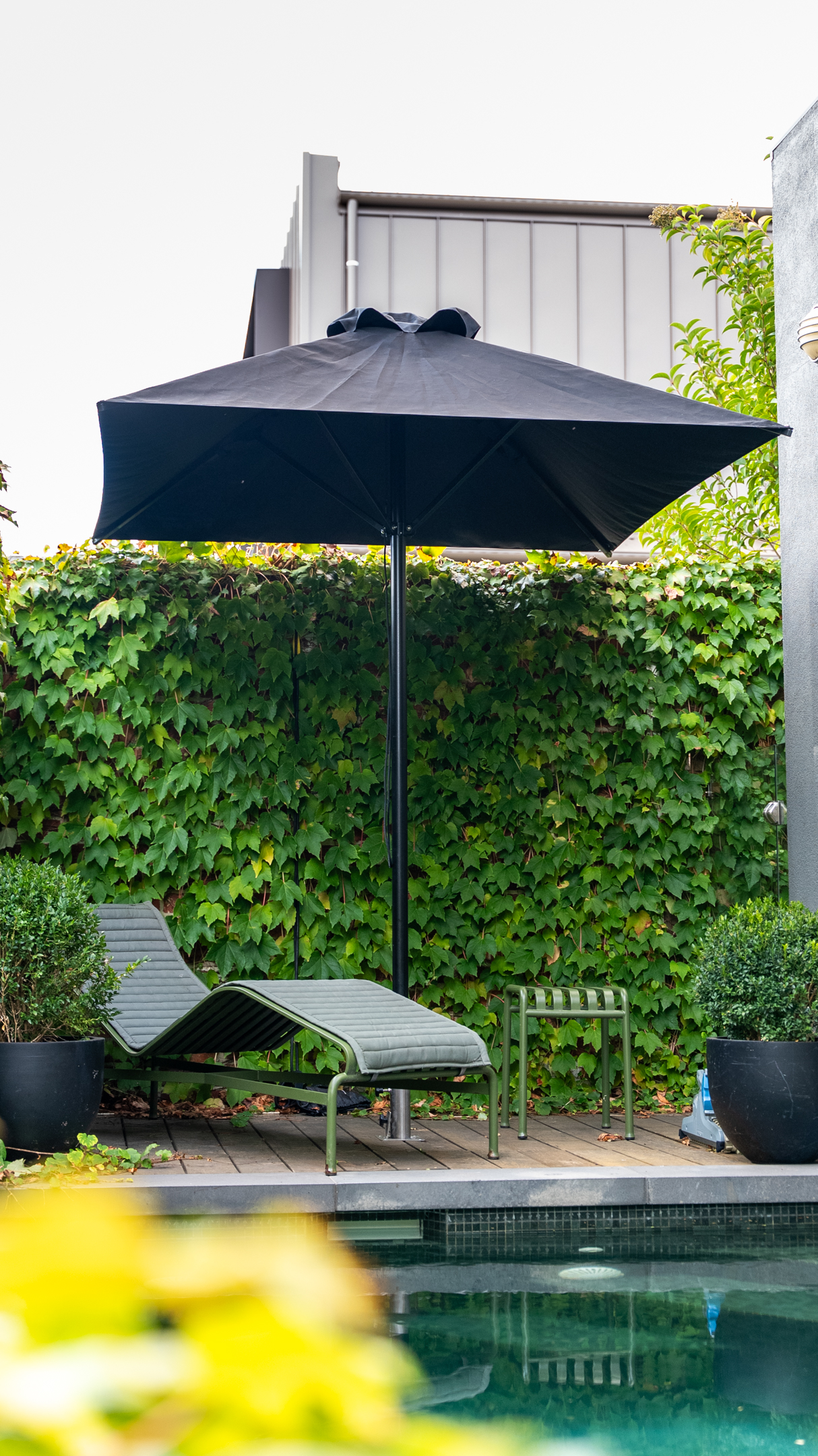 2m black umbrella