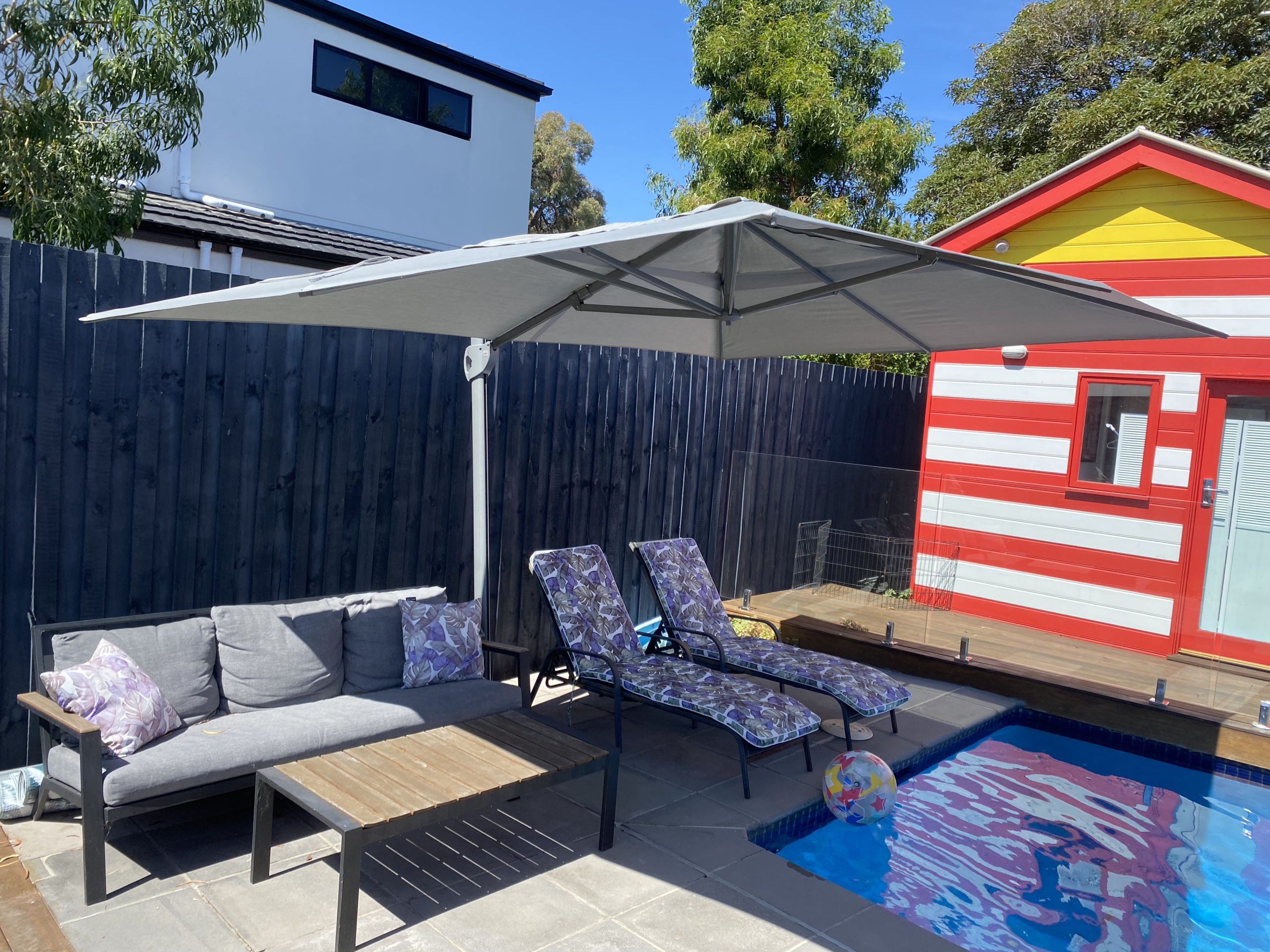 Cantilevered Umbrella Install Beaumaris